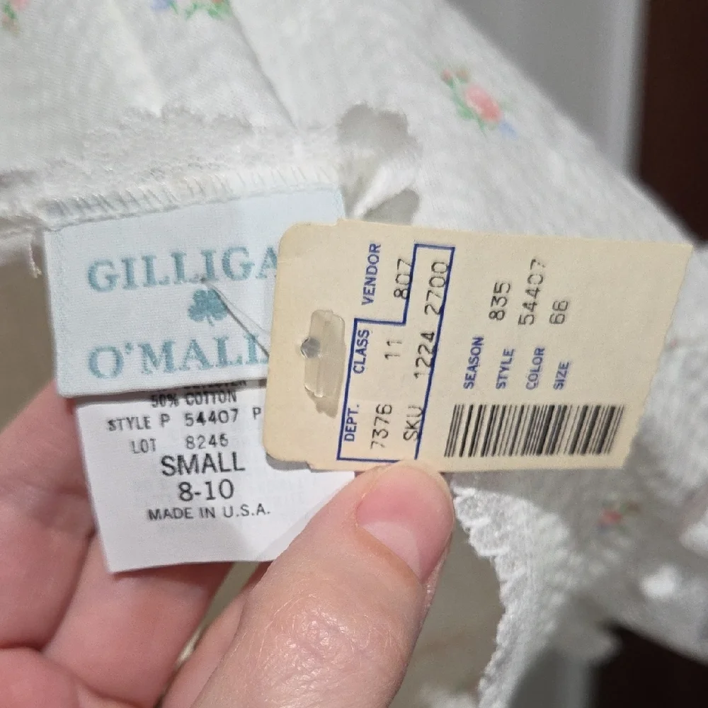 Vintage Gilligan & O'Malley White Floral Nightgown - Picture 7 of 9